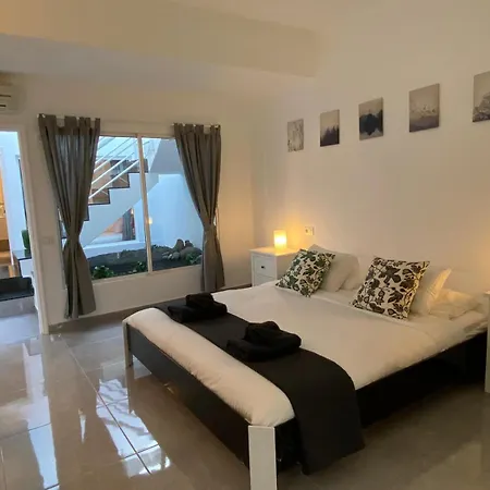 110 Colony Club