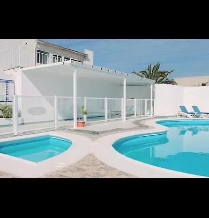 Stunning 2 Bedroom 2 Bathroom 2 Minutes To Apartment